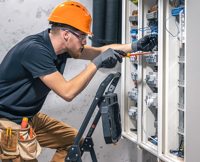 Reliable Electrical Services in Dubai for Safe Electrical Repairing & Maintenance Solutions